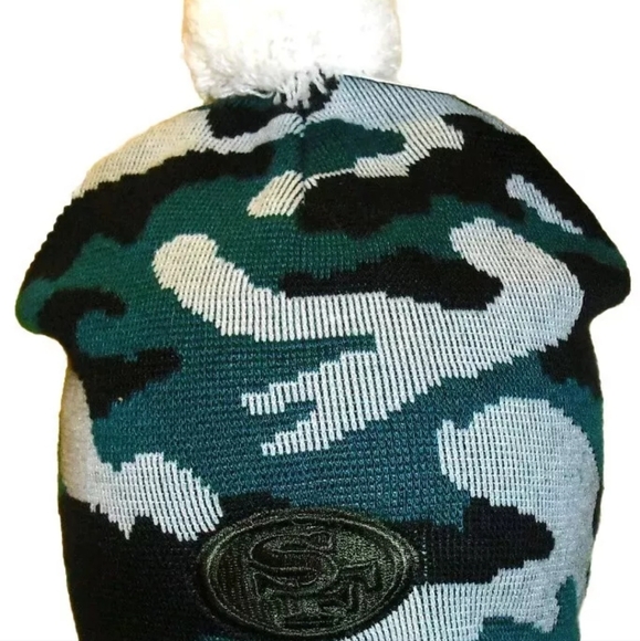 San Francisco 49ers Mens Adult Camo Beanie White Pom Winter Hat New Nfl - Picture 1 of 2